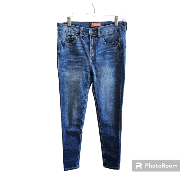 WAX JEAN. Butt I Love You. Skinny Jeans. - Picture 3 of 12